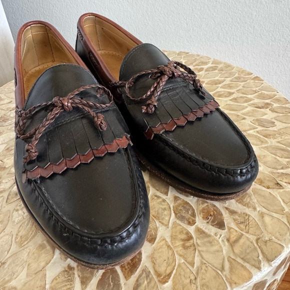 Allen Edmonds Woodstock Men's Black and Brown Leather Loafers size 8.5 D - Picture 2 of 9